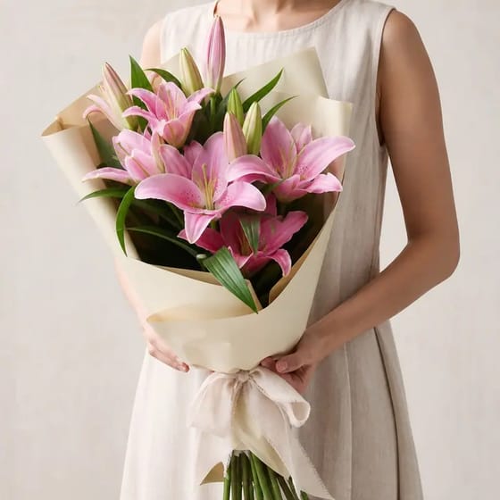 Buket Wisuda Lily Pink
